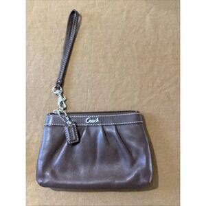 Coach Brown Leather Wristlet  Zipper Closure  Fast Shipping